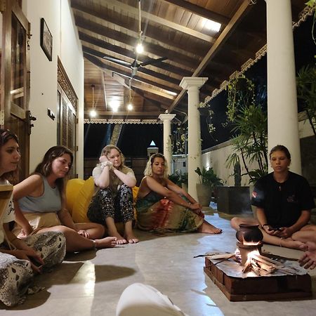 Sixth Sense Hostel Unawatuna Esterno foto