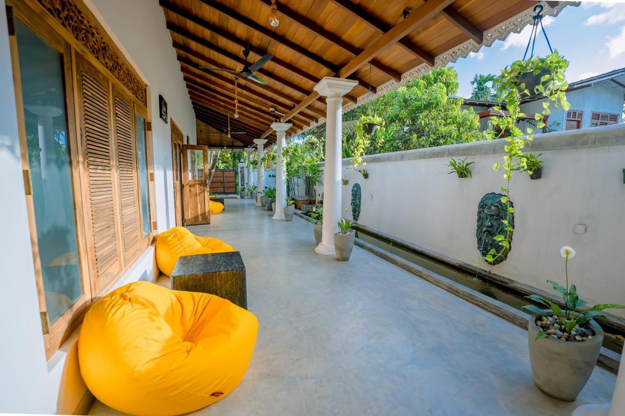 Sixth Sense Hostel Unawatuna Esterno foto