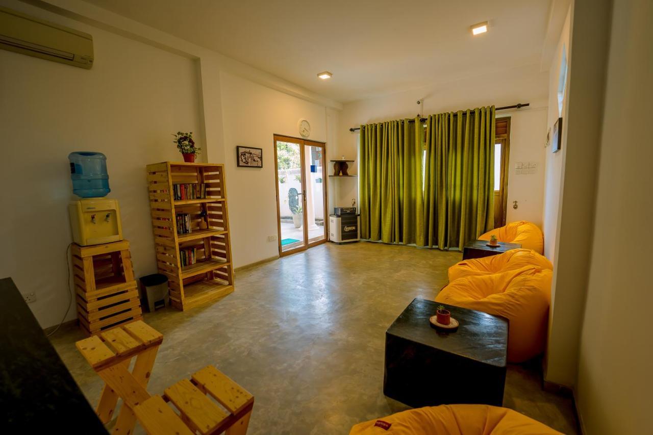 Sixth Sense Hostel Unawatuna Esterno foto